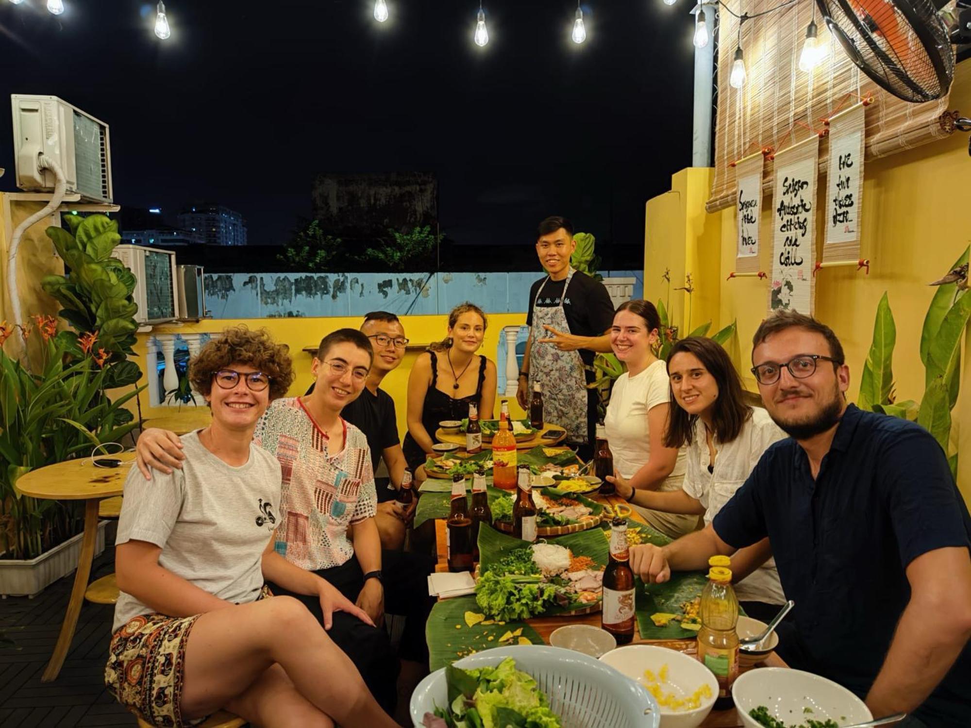 Saigon Authentic Hostel - Daily Walking Morning City Tour, Fresh Daily Breakfast, Gym & Rooftop Billiard Ho Chi Minh-stad Buitenkant foto
